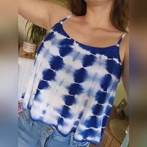 Blue tie dye top